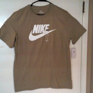 NEW NIKE SPORTSWEAR "Icon Futura SS Tee" MEN'S KHAKI WHITE T-SHIRT L DX1985-247